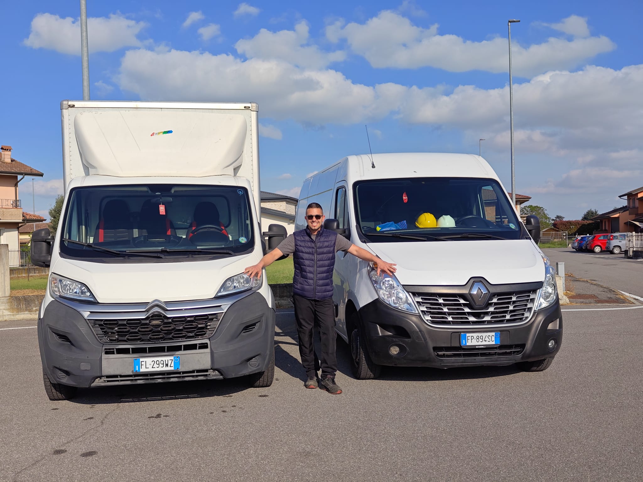 Moreno Ardemagni con furgoni traslochi Milano Lodi